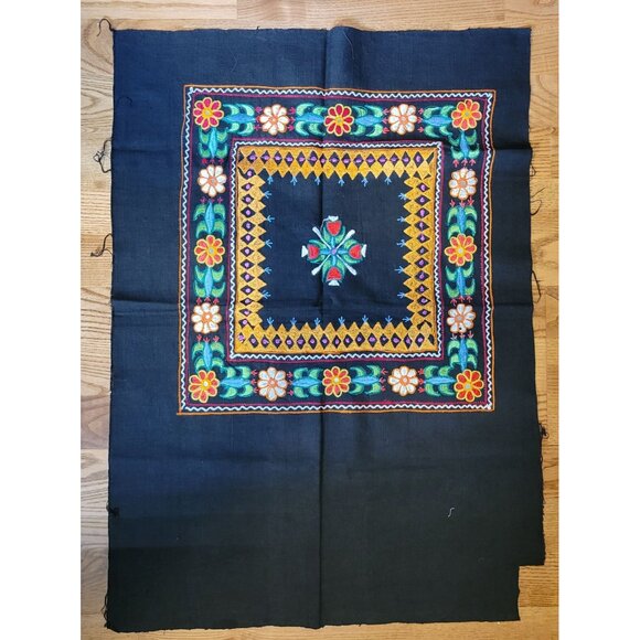 Kutch Embroidery India Flowers Borders Mirrors Unfinished Project Set of Two - Picture 1 of 5